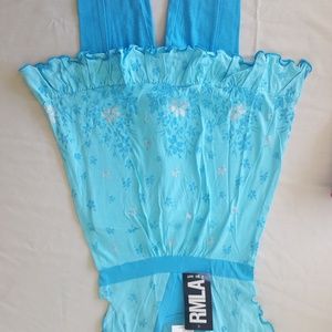 Girls size 6x tshirt top and leggings.